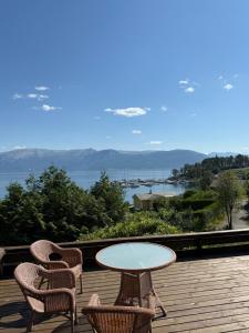 4 bedroom room House in Beautiful Strandebarm