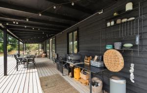 4 Bedroom Nice Home In Ebeltoft