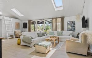 4 Bedroom Nice Home In Ebeltoft