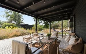 4 Bedroom Nice Home In Ebeltoft