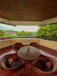 Tropical Lux 5BR Villa Panoramic Isola Bandung