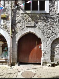 2 bedroom deluxe Galway city centre location location Free parking