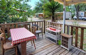 Cozy Stacaravan In Saint-Paul-Lès-Dax