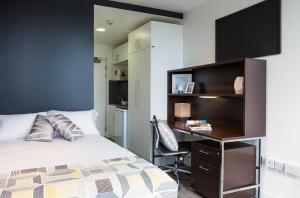 Students Only, Bronze Studio Upper Level Premium View at Kings Cross