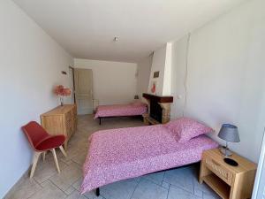Maisons de vacances La Grande Sapiniere Pendivigage : photos des chambres