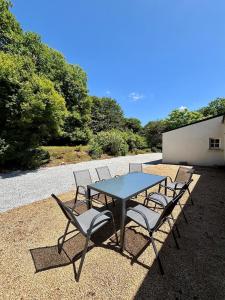 Maisons de vacances La Grande Sapiniere Pendivigage : photos des chambres