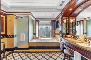 Makati Shangri-La, Manila