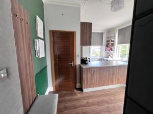 Cozy London Apartment with Great Location