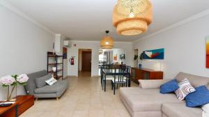 Mediterraneo 2ºB - CD 318, Cleverdetails - sleeps 2 adults and 1 child