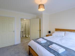 Dawson Park 5 - Uk12664