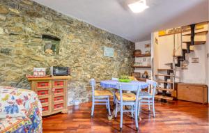 2 Bedroom Awesome Home In Moneglia