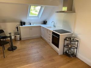 Hope Valley - Studio - Sleeps 2 - Parking