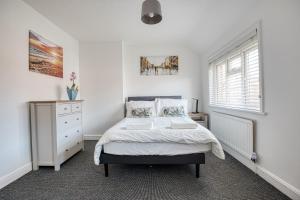 Crediton Cosy 3 Bedroom House - Bristol
