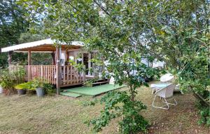 Campings Gorgeous Stacaravan In Saint-Paul-Les-Dax : photos des chambres