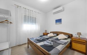 2 Bedroom Gorgeous Apartment In Vodice 