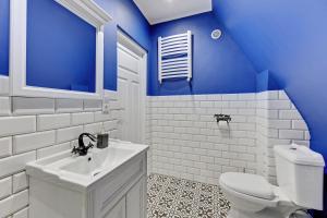 Louise Apartment Old Town Charm on Długa Street