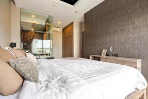 Moda Condo Nimman 608 - Super Deluxe Mountain View next to MAYA