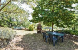 2 Bedroom Stunning Home In Casacastalda