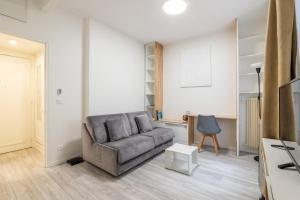 Quiet, Minimalist Studio in 16th - 2min from Metro