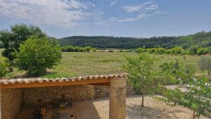 Maisons de vacances Beautiful Farmhouse with large swimming pool within walking distance of a charming, lively village : photos des chambres