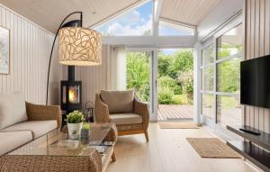 Lovely Home In Dronningmølle With Wifi