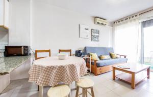 Beautiful Apartment In Canet De Berenguer
