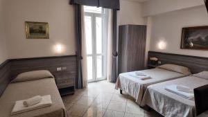 Triple Room with Terrace room in Hotel Brianza