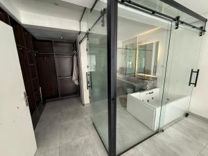 Private entrance and self check in مدخل خاص و دخول ذاتي