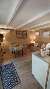 B&B / Chambres d'hotes la bergerie des colles : photos des chambres