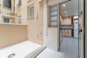 Near Ramblas apartment 3 room flat Min 32 days Parking optional