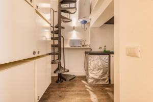 Garibaldis Gem - La Vista Apartments