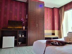 Sereneburi Patong Hotel