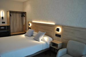 Standard Double or Twin Room with Balcony room in Hotel Delfin Azul