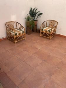 Apartamentos independientes, frente al Coliseo JRA