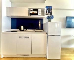 HappyRent Orbi block C Sea & Mountain view