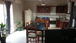 Casa con asador y Garaje a 5 minutos del estadio La Banda Santiago del Estero