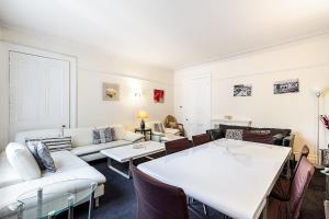 Stylish Kensington Flat Near Museums & Tube
