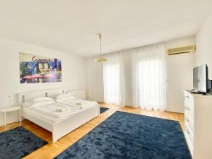 Linden Street Studio with AC