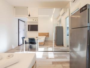 I-Host Apartment - Cambiasi 8