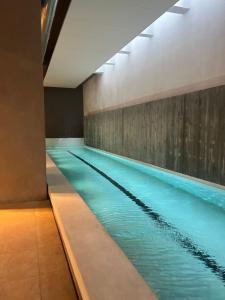 Royal Park Apartment with garage, amenities