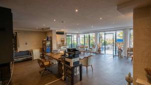 Enki Suess Alaçatı