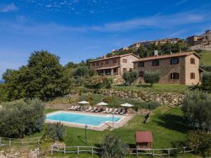 Villa in Umbria with Saltwater Pool