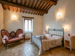 Villa in Umbria with Saltwater Pool