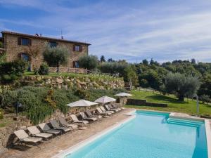 Villa in Umbria with Saltwater Pool