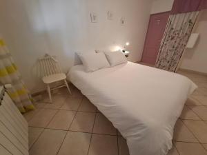 Maisons de vacances Villa Sylvana in Provence-Huge Garden, AC and Terrace : photos des chambres