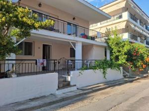 Kolovos House 2