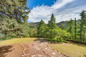 Mtn-View Cascade Cabin Near Garden of the Gods!