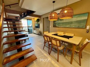 Cobertura com AC e Churrasqueira a 700m da Praia