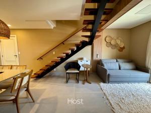 Cobertura com AC e Churrasqueira a 700m da Praia