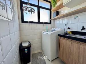 Cobertura com AC e Churrasqueira a 700m da Praia